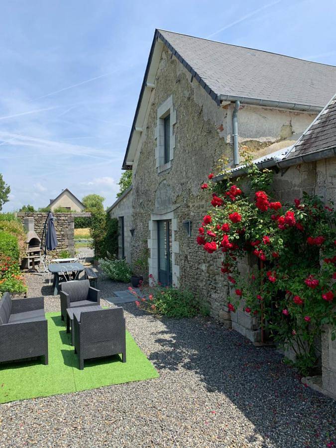 Three-Bedroom House in Bricqueville-sur-Mer, Région de Coutances