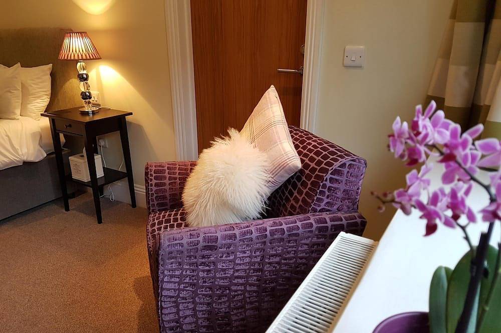 Quarto de família-Familiar-Casa de Banho com Chuveiro-Family Room in Yeovil, Somerset