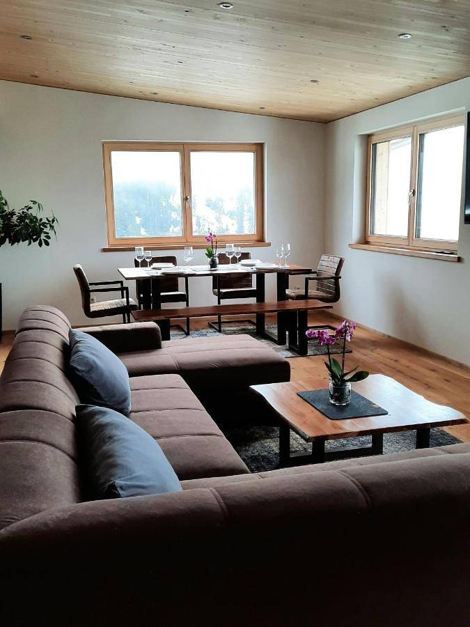 Ferienwohnung für 8 Personen, mit Garten und Ausblick in Schröcken - 2