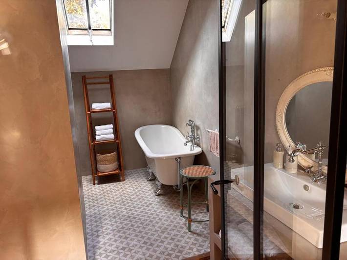 Location de vacances pour 11 personnes, avec balcon ainsi que piscine et vue à Sougères-en-Puisaye - 2