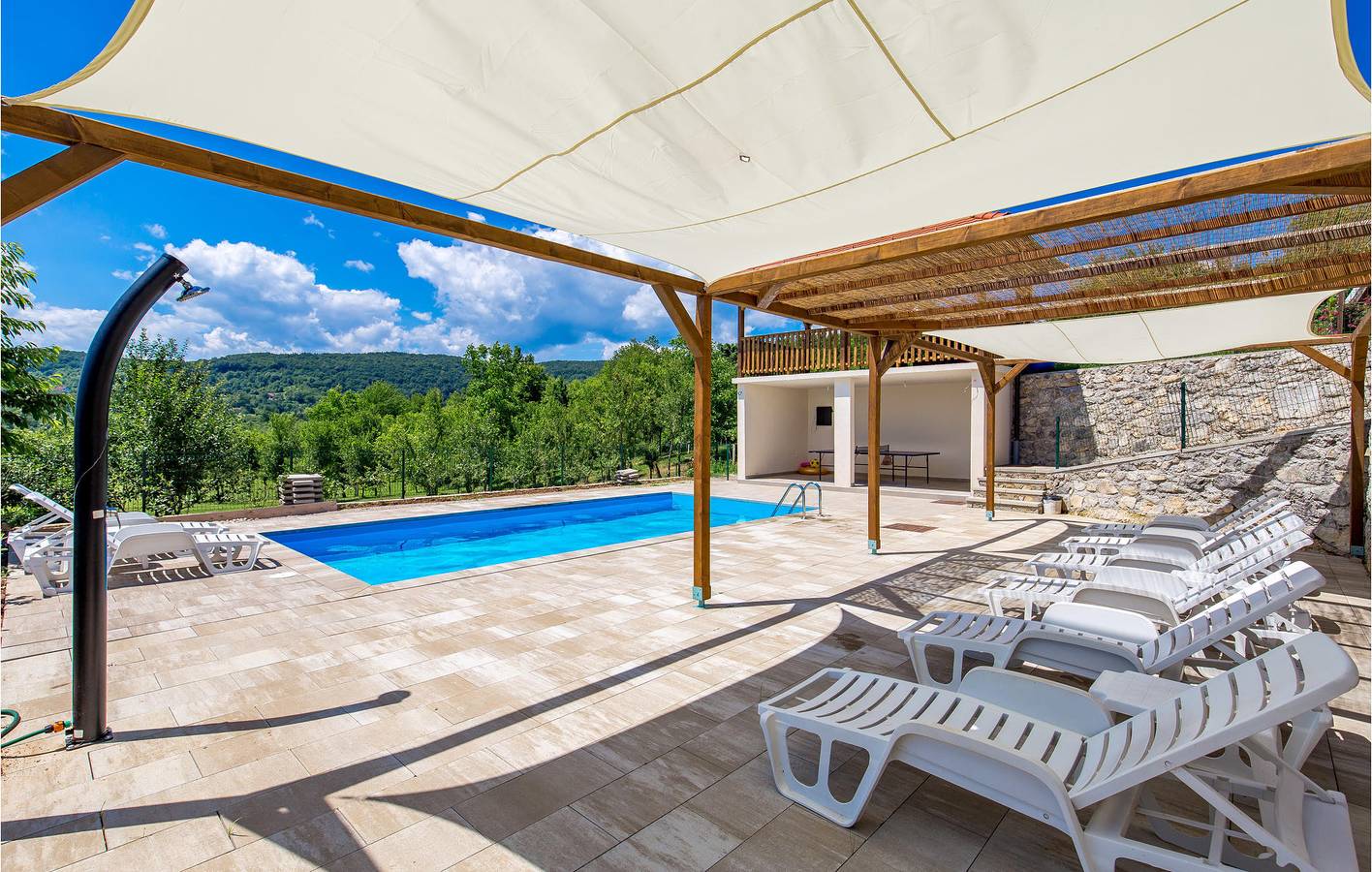 Ganze Ferienwohnung, Gemütliche Ferienwohnung mit Pool und Terrasse, 2 km vom Stadtzentrum von Rakovica entfernt in Karlovac und Umgebung