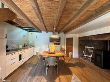 Gîte pour 4 personnes, avec jardin et vue à Mandailles-Saint-Julien