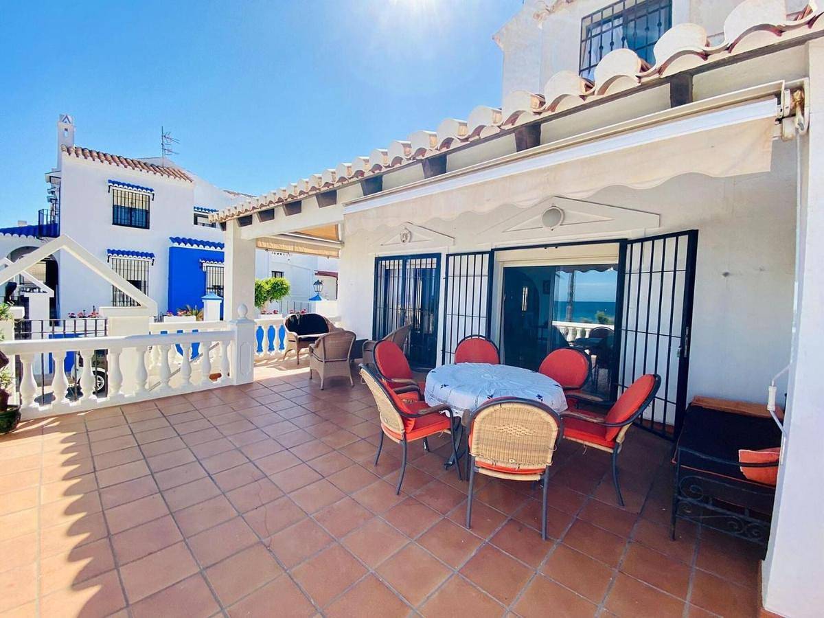 Five-Bedroom Holiday Home in Calahonda, Motril