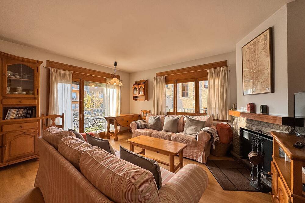 Entire apartment, Puigcerdà Cal Batllia 1 in Puigcerdà, Catalan Pyrenees