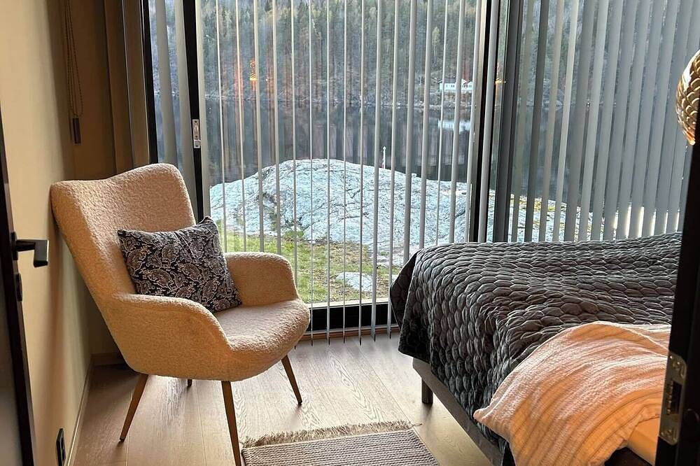 Perle ved Sjøen! Hytte på 90m2, i Nærheten av Kragerø Resort! in Kragerø