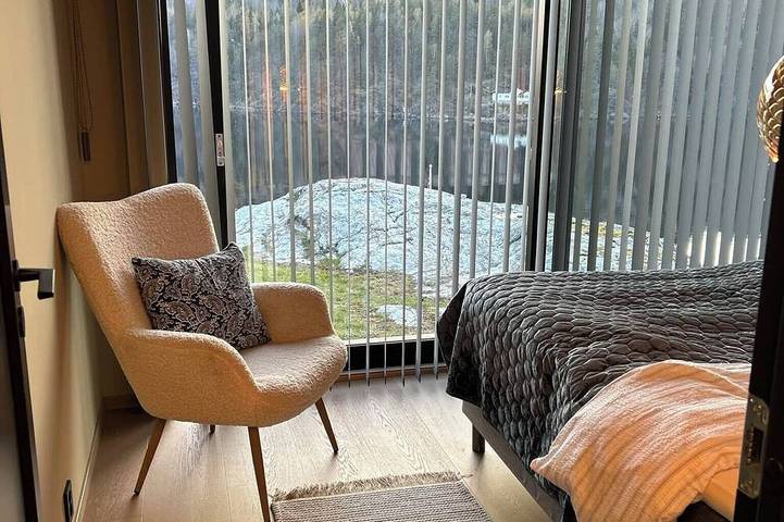 Perle ved Sjøen! Hytte på 90m2, i Nærheten av Kragerø Resort! in Kragerø