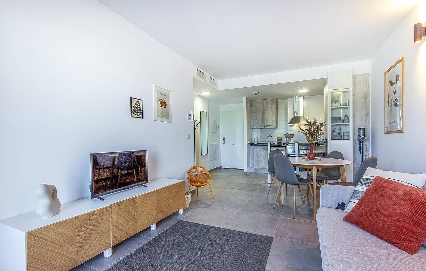 Entire holiday apartment, Luxury Apartment with Pool, Terrace & Internet, Near Les Bovetes Beach in Dénia, Costa Blanca