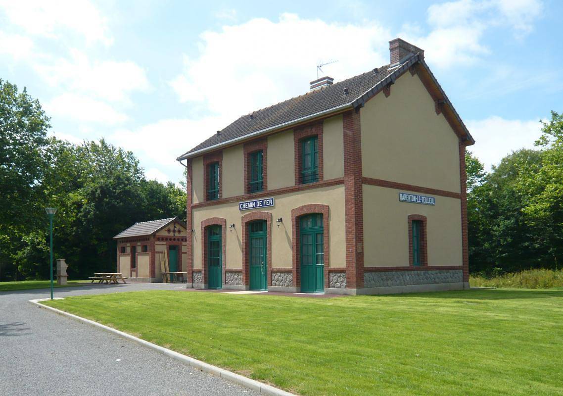 Casa de huéspedes para 8 personas con jardín in Saint-Cyr-du-Bailleul, Parc naturel régional Normandie-Maine