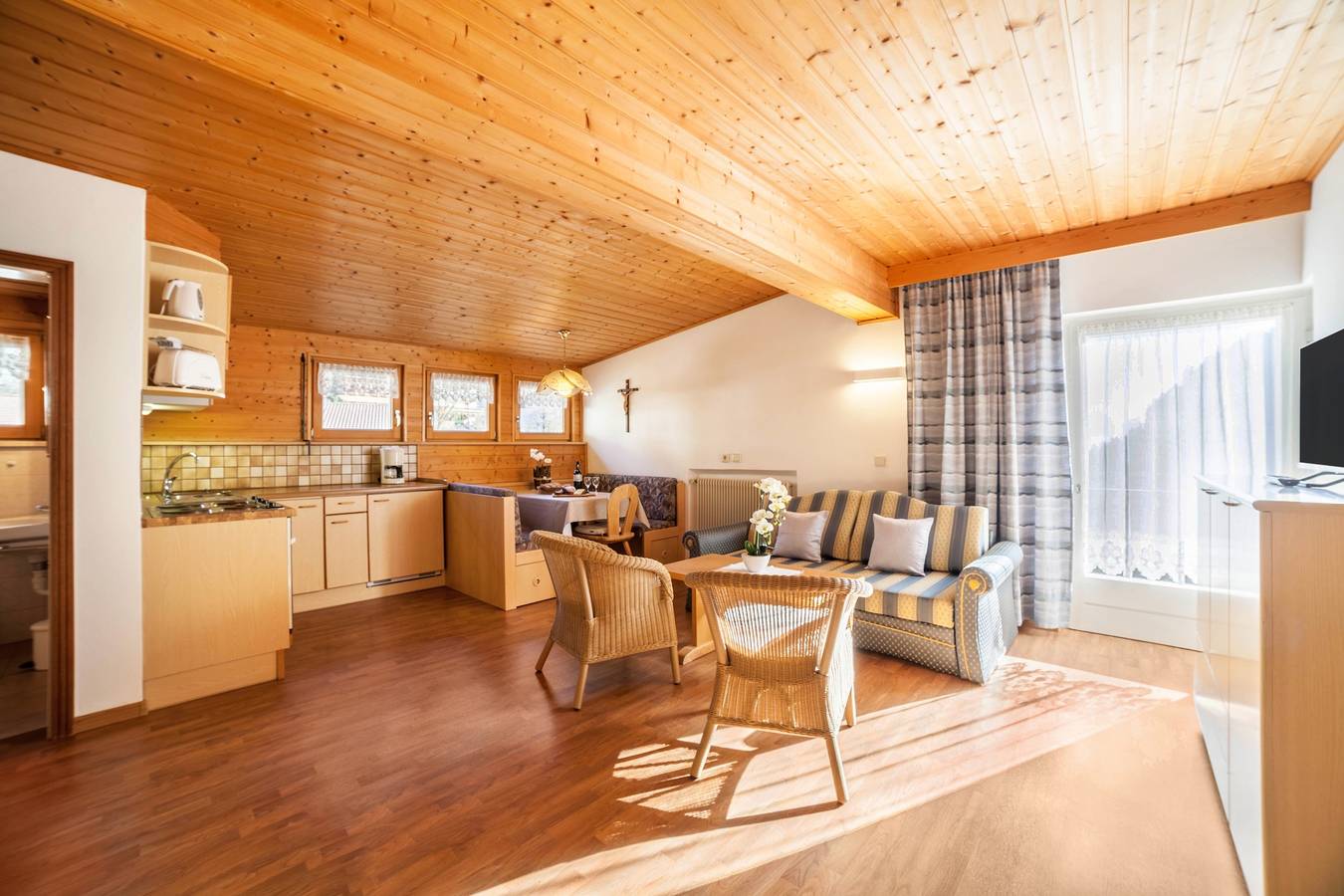 Ganze Wohnung, Ferienwohnung 'Residenz Pichler 4' mit Bergblick, Balkon & Wlan in Stubaier Alpen, St. Leonhard in Passeier