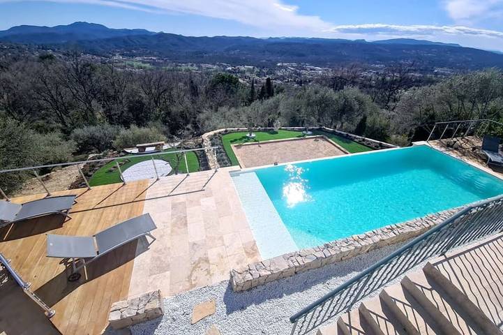 Villa pour 8 personnes, avec jardin, animaux acceptés à Montauroux