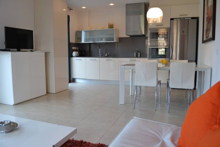 Apartamento de vacaciones para 6 personas, con terraza además de jardín y piscina para niños - 1