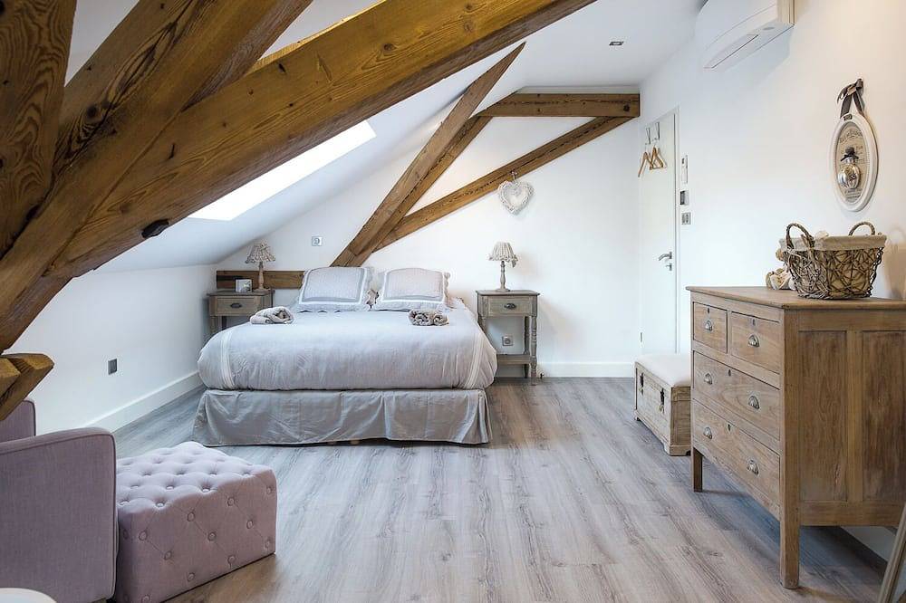 Entire apartment, Loft de charme****, Charme 4★ : loft, terrasse, parking in Riquewihr, Parc naturel régional des Ballons des Vosges