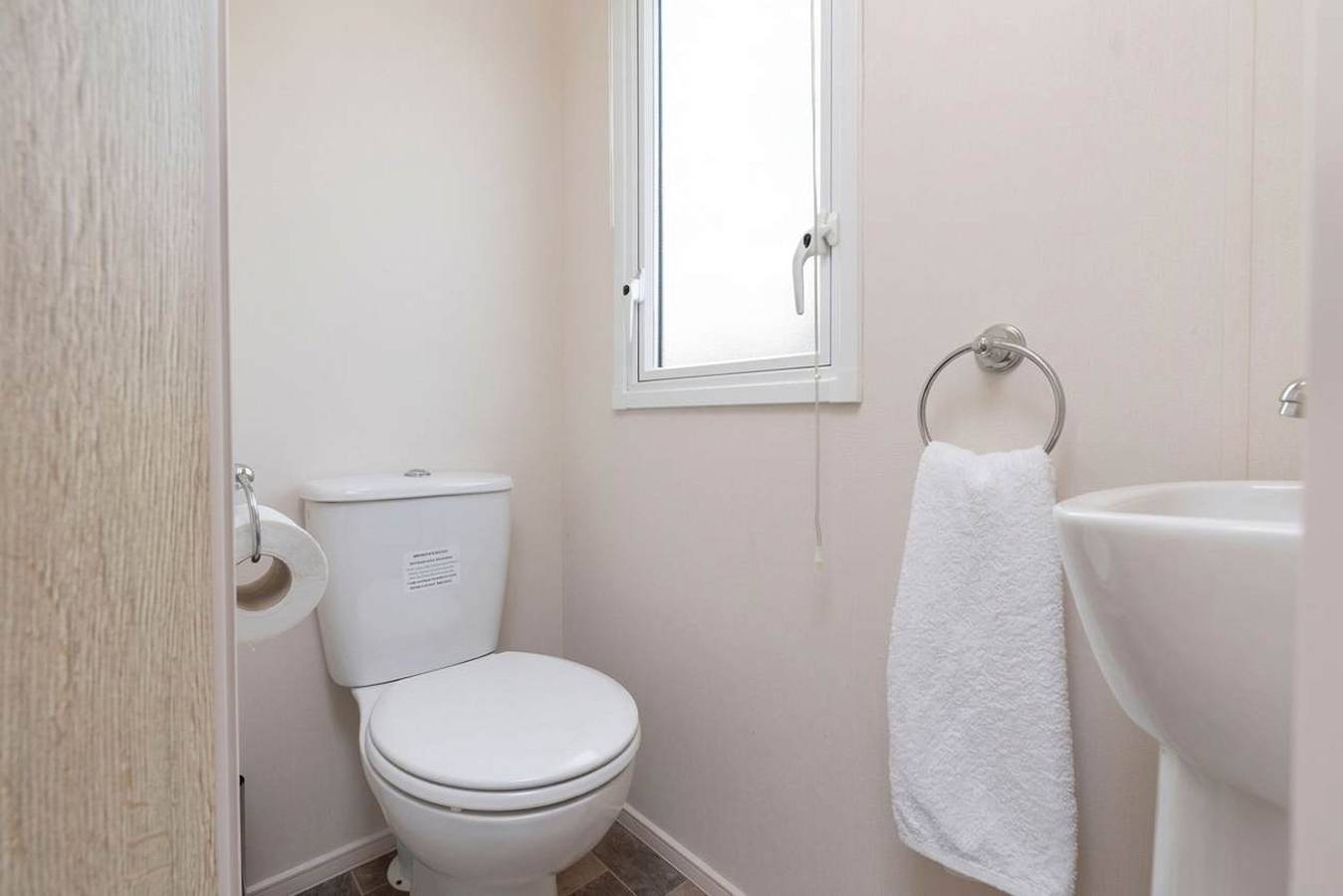 Stylish Caravan Haven Seton Sands only 25min to Edinburgh in Edinburgh and Lothian