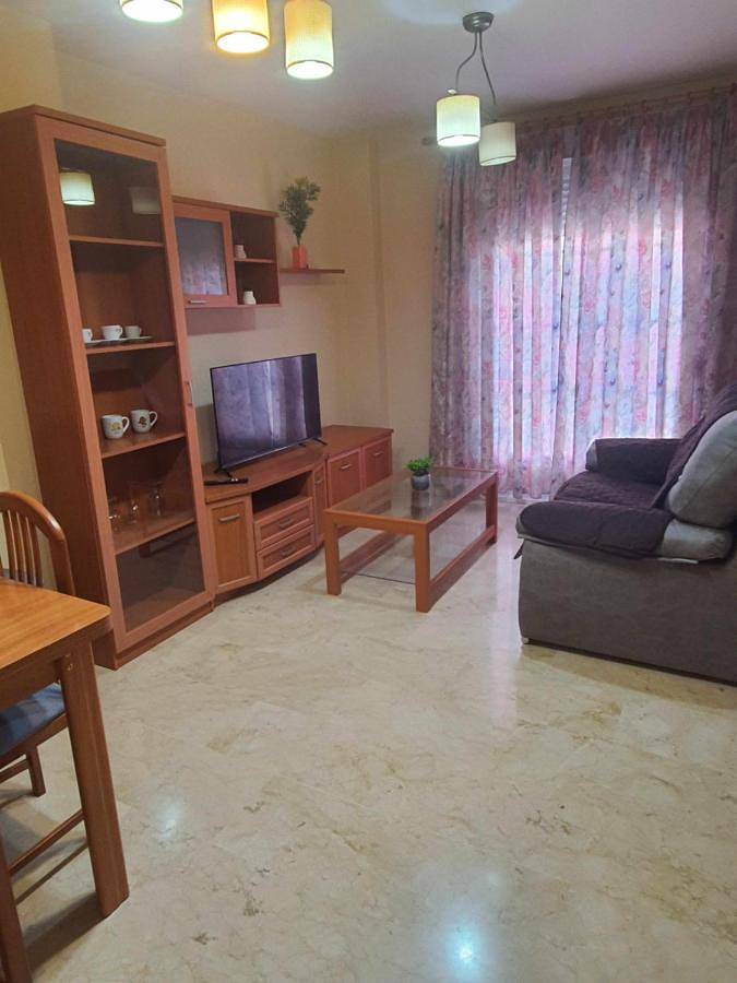 Apartamento para 4 personas, con balcón, Se admiten mascotas en Jaén