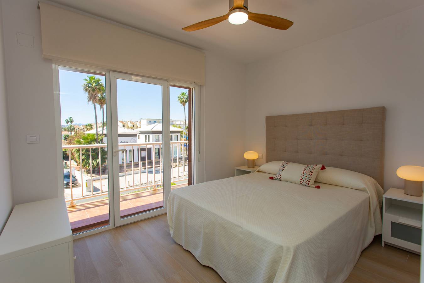 Apartamento entero, Apartamento de vacaciones para 5 personas con balcón in Las Marinas, Dénia
