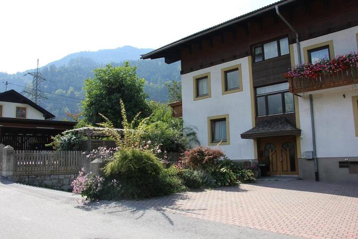 Ferienwohnung für 6 Personen, mit Balkon und Garten sowie Ausblick