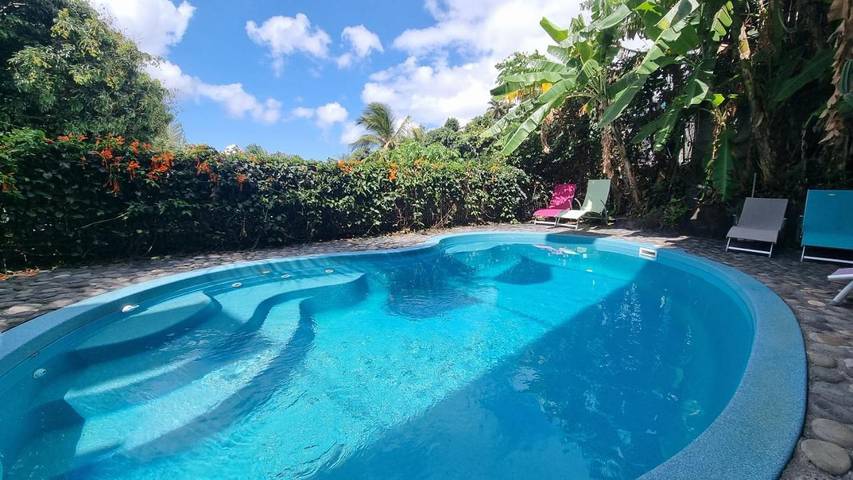Chambre d’hôte pour 5 personnes, avec jardin ainsi que piscine et jacuzzi - 1