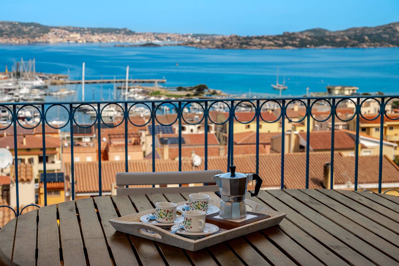 Ferienhaus 'Mariella' mit Meerblick und privater Terrasse in Palau (dorf), Palau (Sardinien)