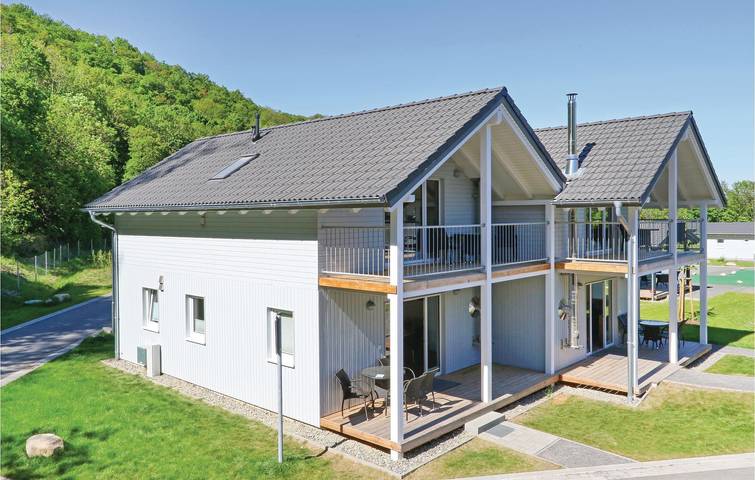Holiday home for 8 people, with terrace and sauna as well as garden and view - 1