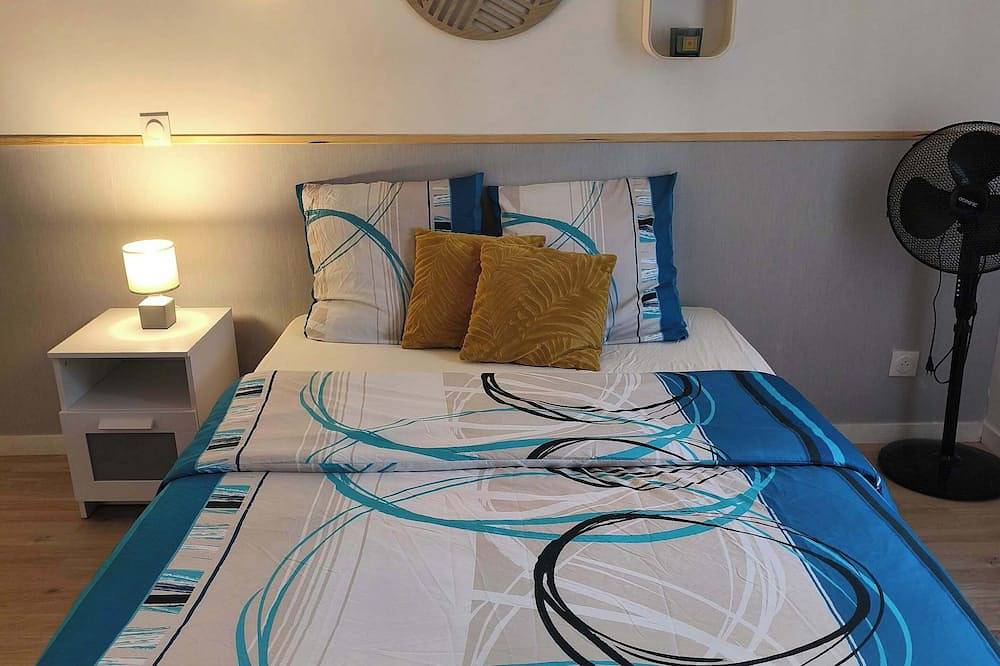 Ganze Wohnung, Stylish Studio with Downtown Parking in Charleville-Mézières, Ardennen