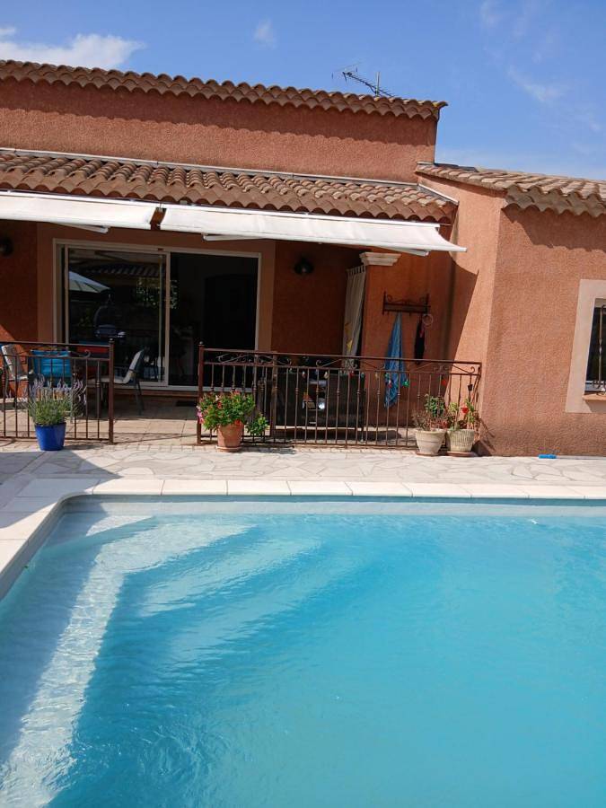 Chambre d’hôte pour 2 personnes, avec jardin ainsi que vue et piscine à Beaucaire - 2