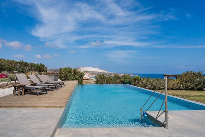 Appartement entier, Appartement « Moon Kiss » avec vue sur la mer, Wi-Fi et climatisation in Milos