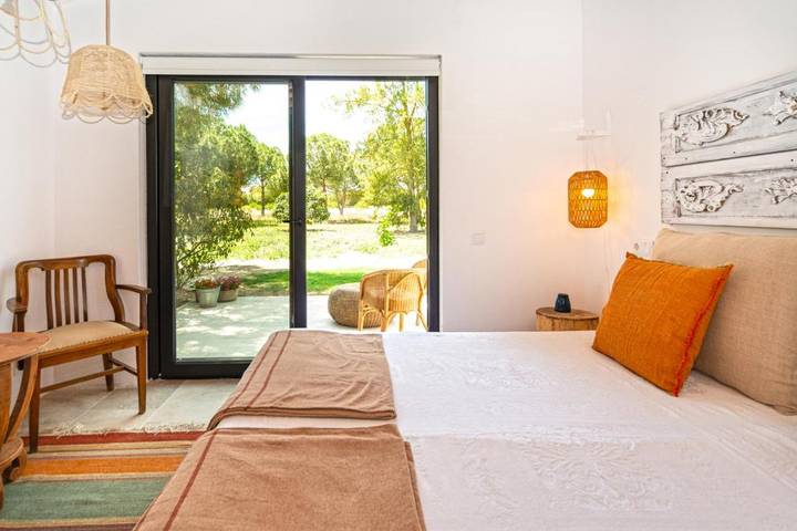 Location de vacances pour 4 personnes, avec vue et jardin ainsi que terrasse et piscine dans Pinhal Novo - 3