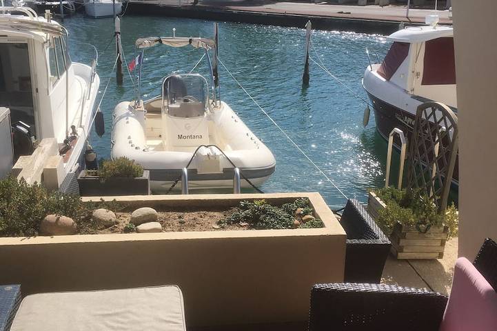 Location de vacances pour 4 personnes, avec terrasse dans Port Camargue