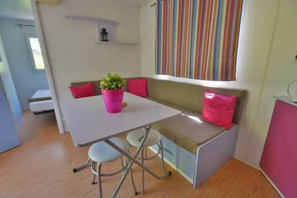 Camping 4 étoiles - Piscine  - eeeeaa in Saint-Jeannet, Cannes region