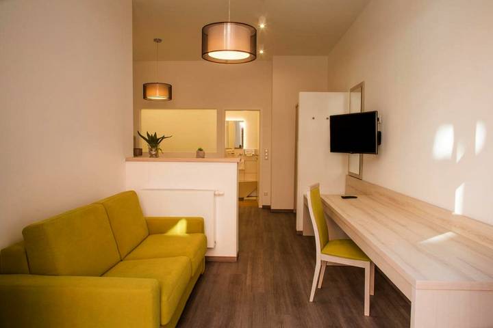 Hotel für 2 Personen, mit Terrasse und Garten sowie Sauna in Bernburg - 3