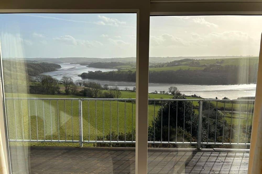 The Waterfront House 9 minutes drive to Kinsale,6 bedrooms , sleeps 18 guests in Condado de Cork