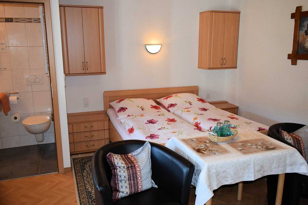 Doppelzimmer mit Balkon - Gästehaus Grau in Egloffstein, Frankenalb