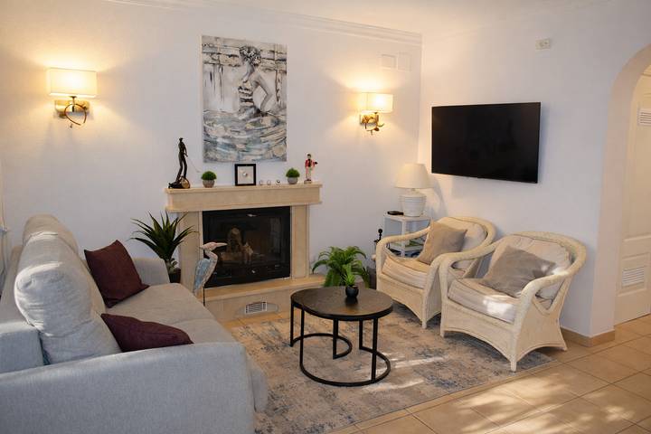 Villa für 6 Personen, mit Ausblick und Garten sowie Terrasse in Oliva - 3