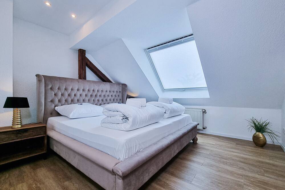 Geheel appartement, Alpha Apartments: Dachstudio - Stil & Eleganz, 2Br in Essen, Ruhrgebied