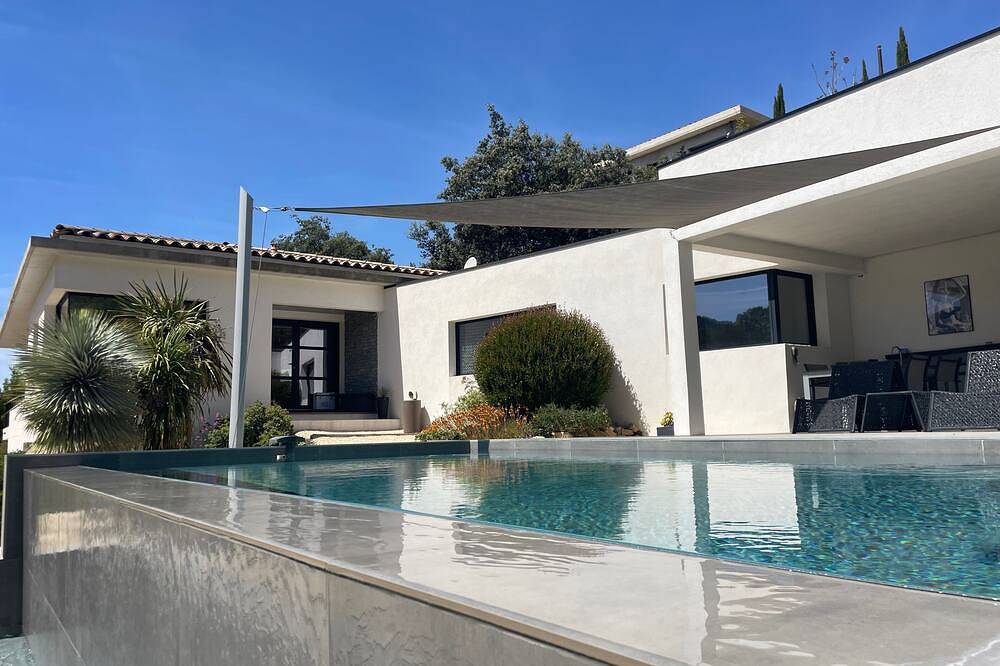 Villa chic et contemporaine au calme à proximité des plages mythiques de Bandol in Le Castellet, Côte méditerranéenne (France)