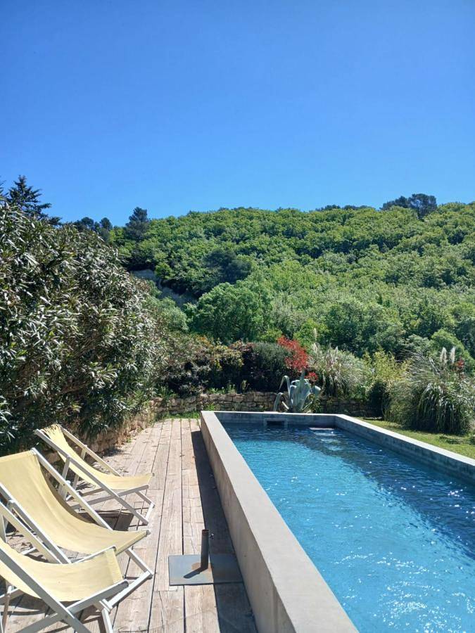 Gîte pour 2 personnes, avec piscine et terrasse à Puyvert - 2