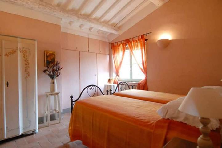 Typical Farmhouse Of The Umbrian Countryside in Panicale, Lake Trasimeno