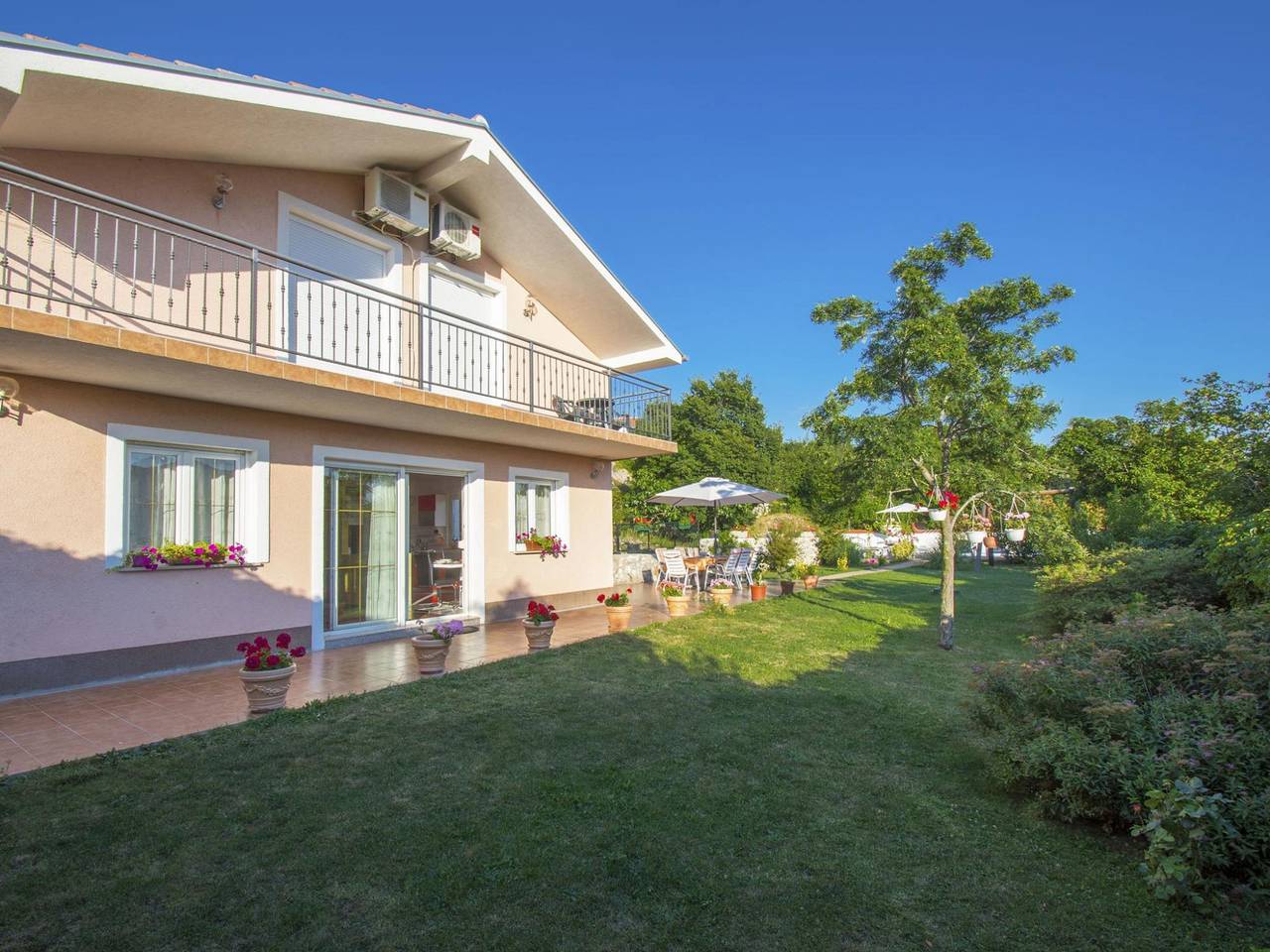 Adorable  holiday home with private pool and terrace with barbecue! in Grizane, Primorje-Gorski Kotar