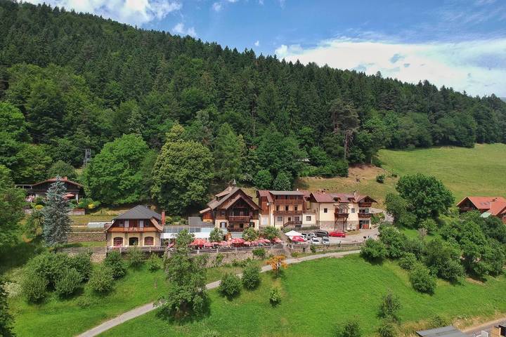 Hotel für 3 Personen, mit Balkon und Terrasse sowie Garten und Seeblick in Spittal an der Drau