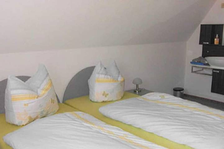 Ferienhaus für 4 Personen, mit Terrasse und Sauna sowie Garten in Dreschvitz