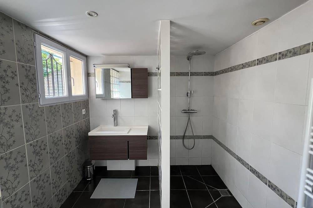 Family house with pool, near Paris & airport - 3 bedrooms in Antony, Altos del Sena
