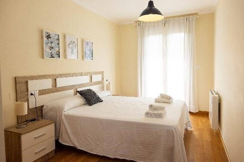 Entire apartment, Urb. Sea 2 Bedrooms in O Vicedo, Galician Coast