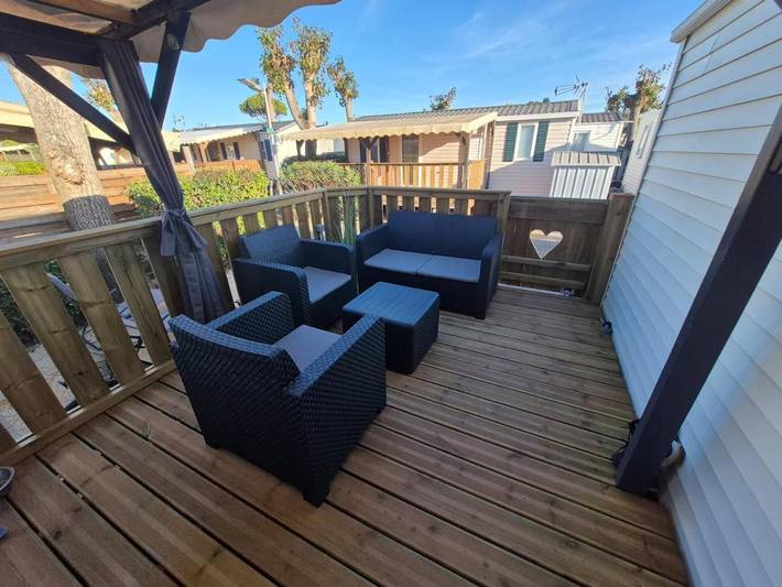 Camping pour 4 personnes, avec Terrasse et Piscine