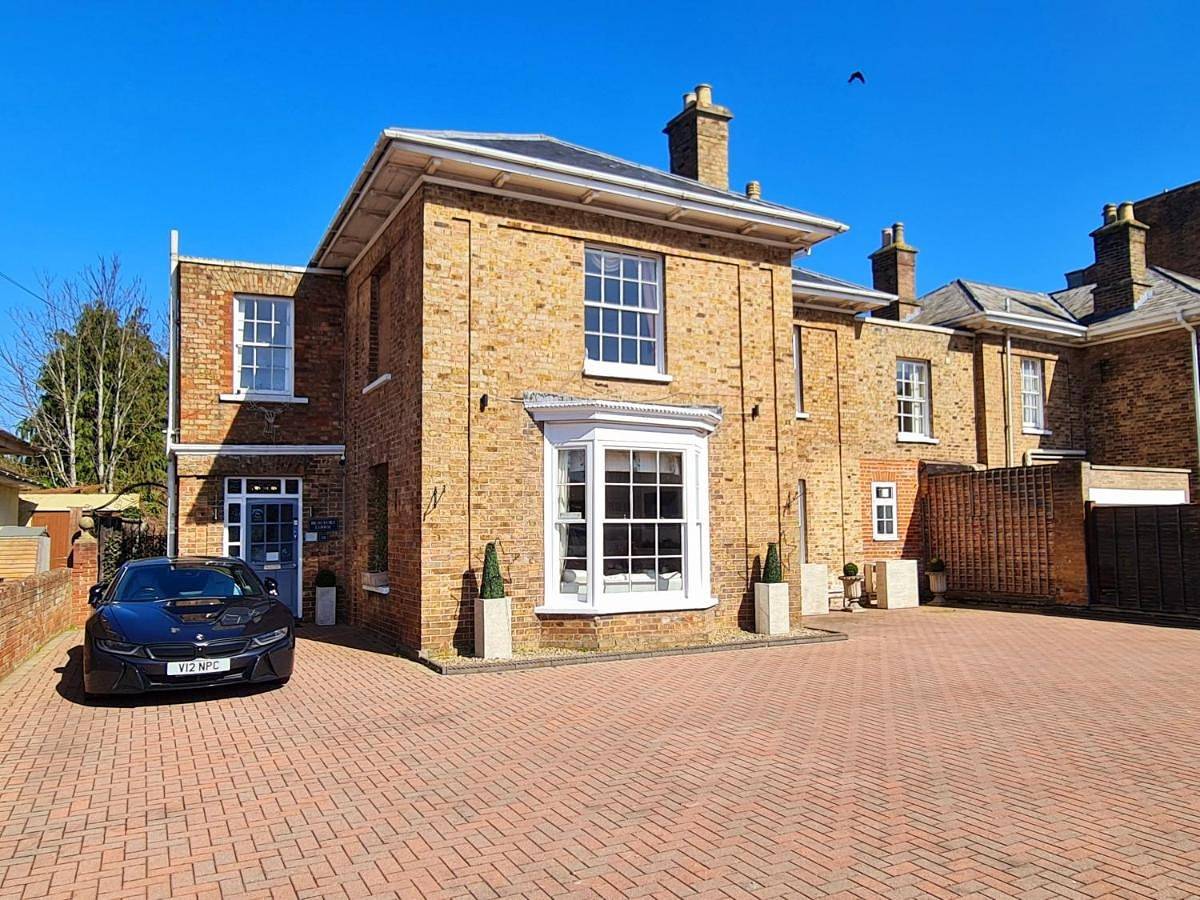 Double Room with Bathroom in Taunton, Somerset