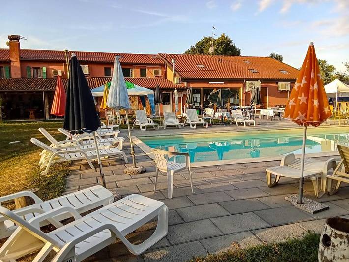 Glamping per 2 persone, con Terrazza e Giardino nonché Piscina a Venezia