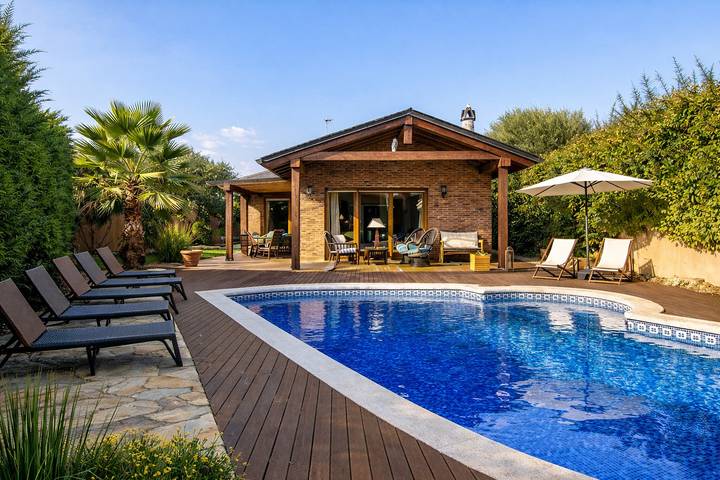 Location de vacances pour 6 personnes, avec jardin à Vidreres