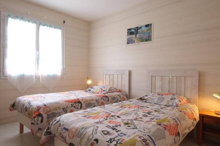 Gîte pour 10 personnes, avec terrasse et jardin à Pontorson - 2