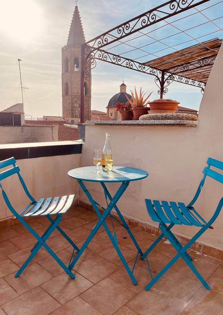 Attico per 4 persone, con terrazza, con animali domestici ad Alghero