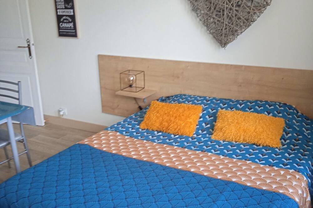 Apartamento entero, Lovely studio 10 les capucines, Bagnoles de l'Orne town center in Bagnoles-de-l'Orne, Parc naturel régional Normandie-Maine