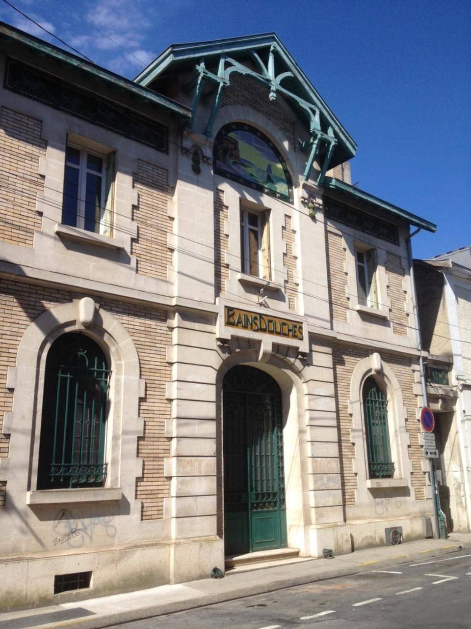 Les Bains Douches in Périgueux, Périgord Blanc